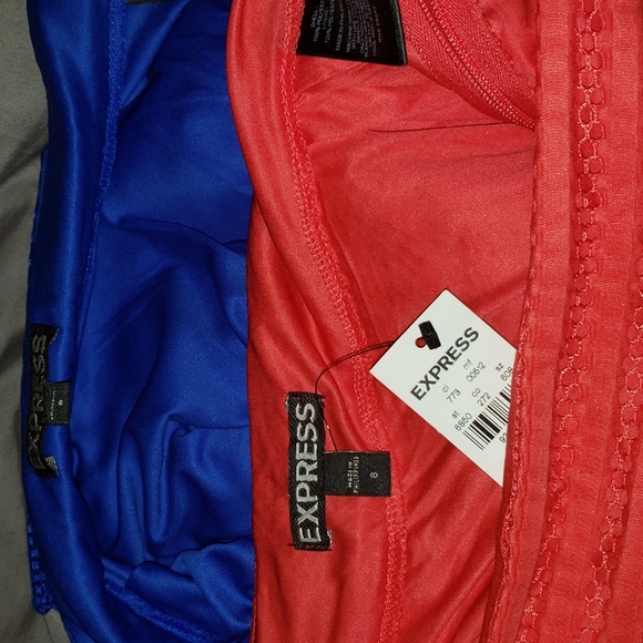 2 Express women's skirts - Picture 2 of 7